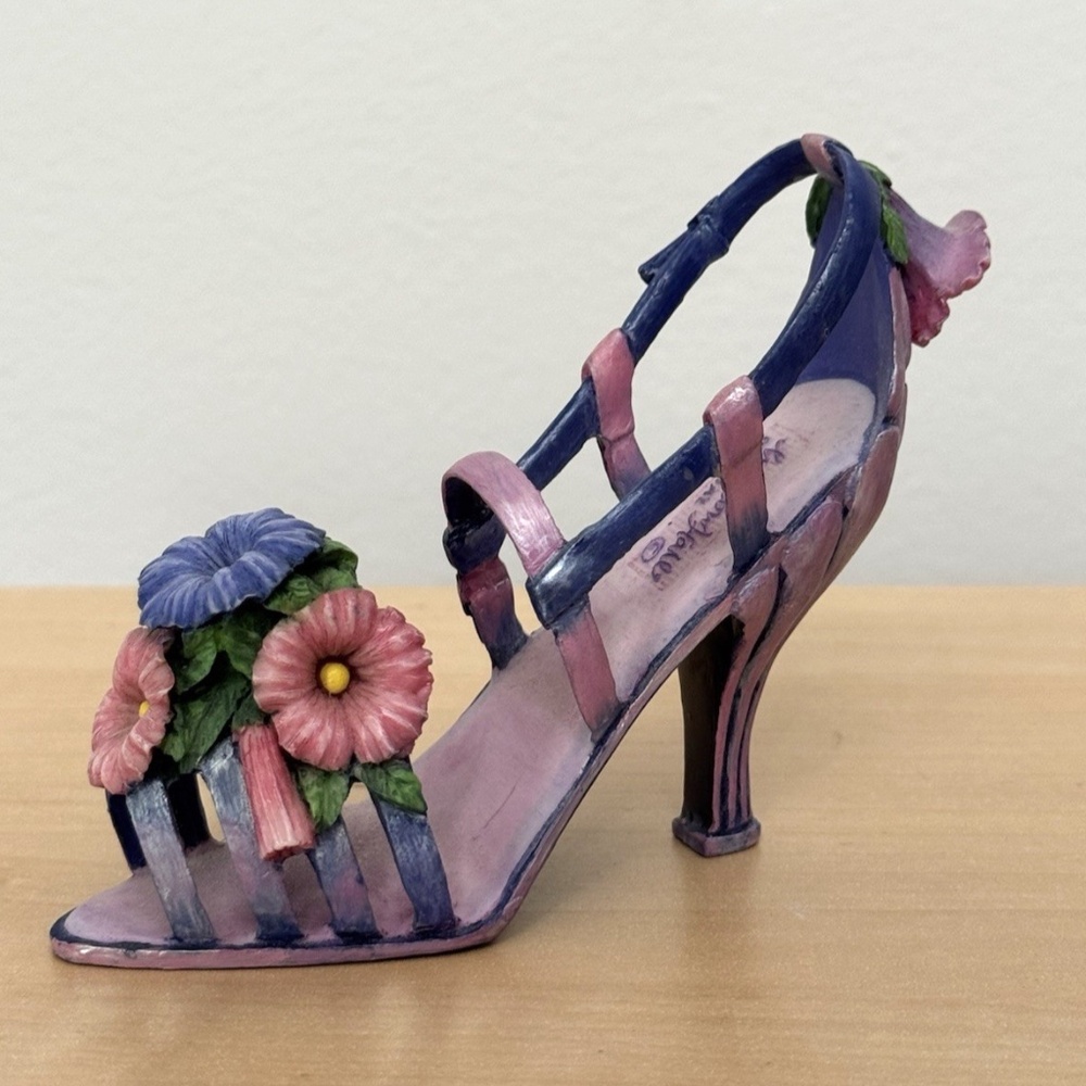 Willow Hall Original Miniature Shoe 4.5" long July Petunia Flower of the Month